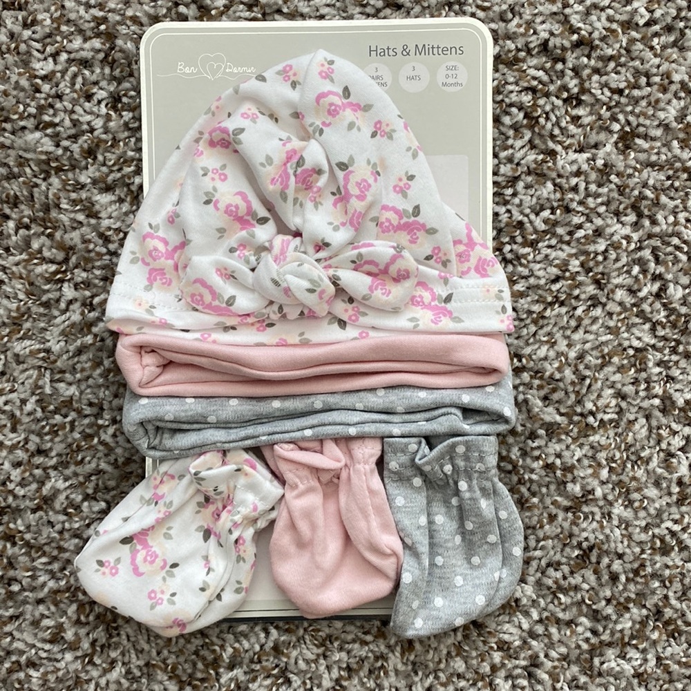 Hats and mittens set, 3 hats and 3 pairs mittens